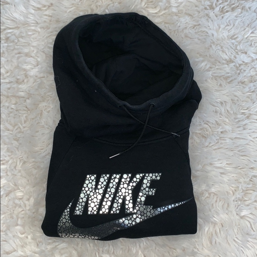 Cropped Nike Hoodie